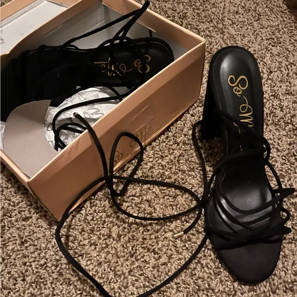 Fashion Nova size 8.5 Black Lace Up Heels - Picture 5 of 7